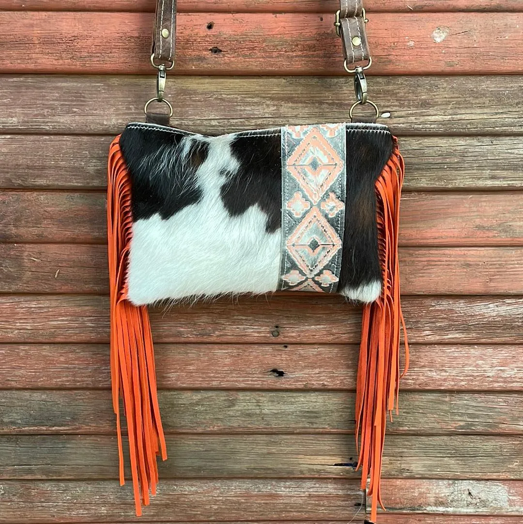 003 Patsy - Tricolor w/ Adobe Navajo