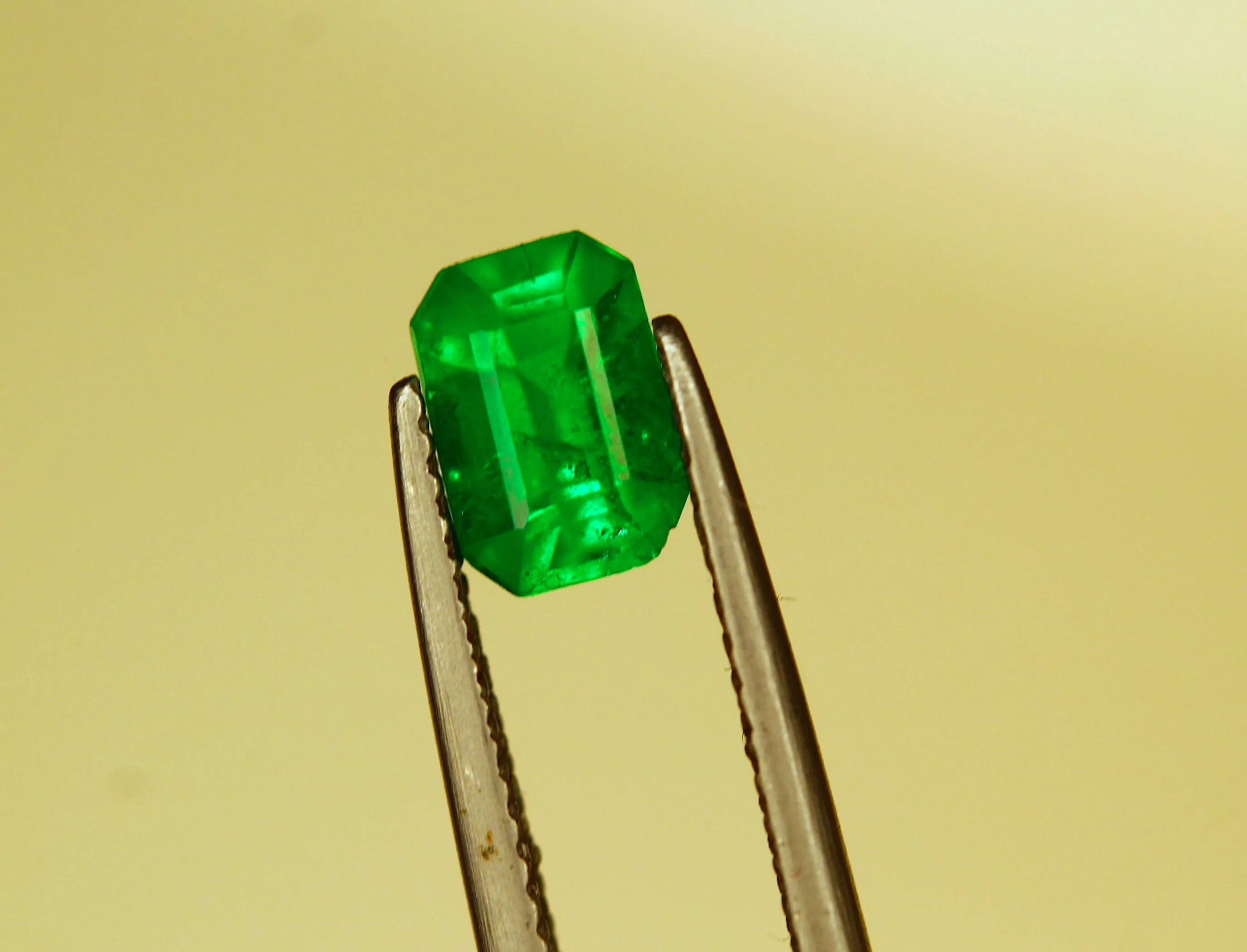0.85 carats Emerald Cut Natural Green Emerald Stone