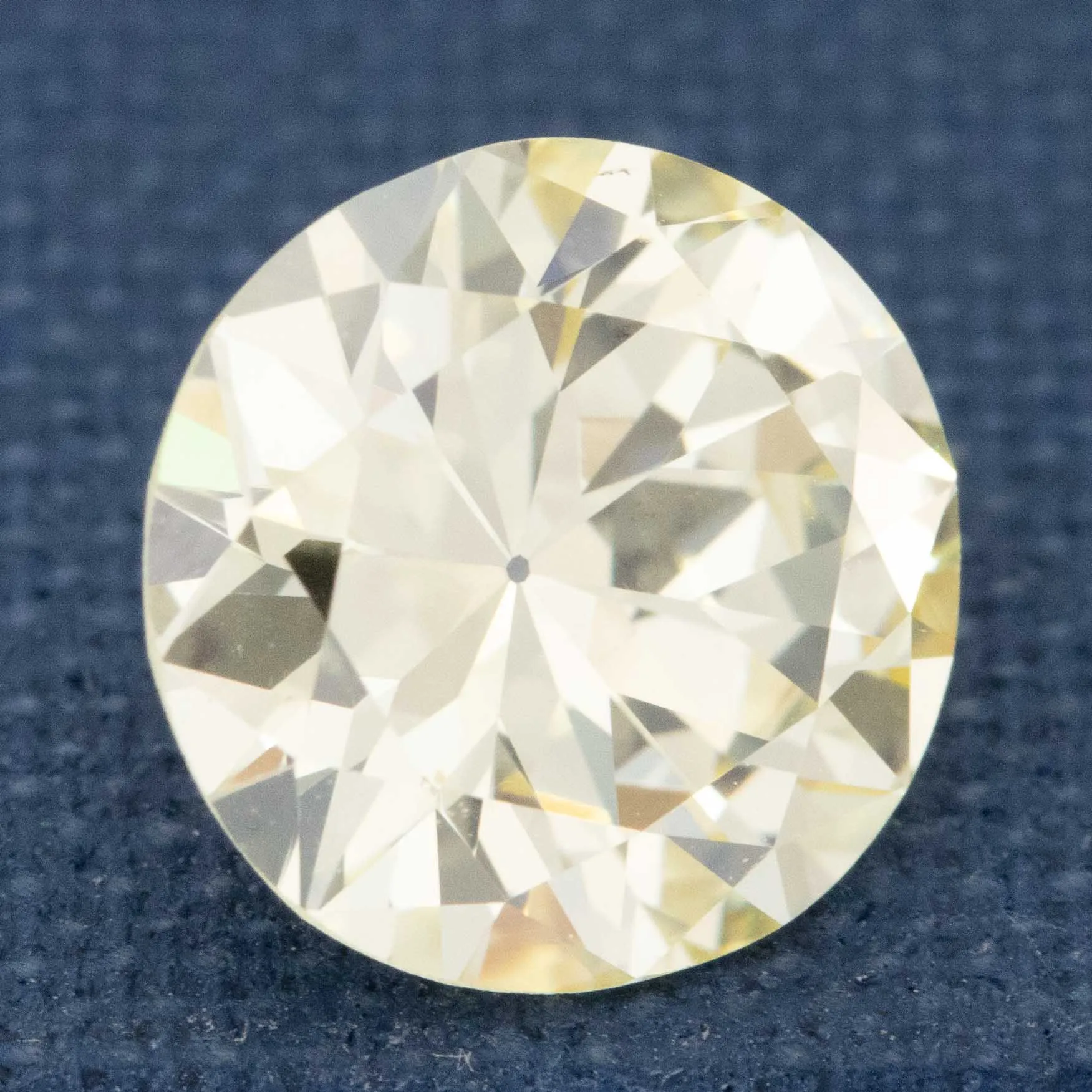 1.78ct Transitional Cut Diamond GIA U-V VS2
