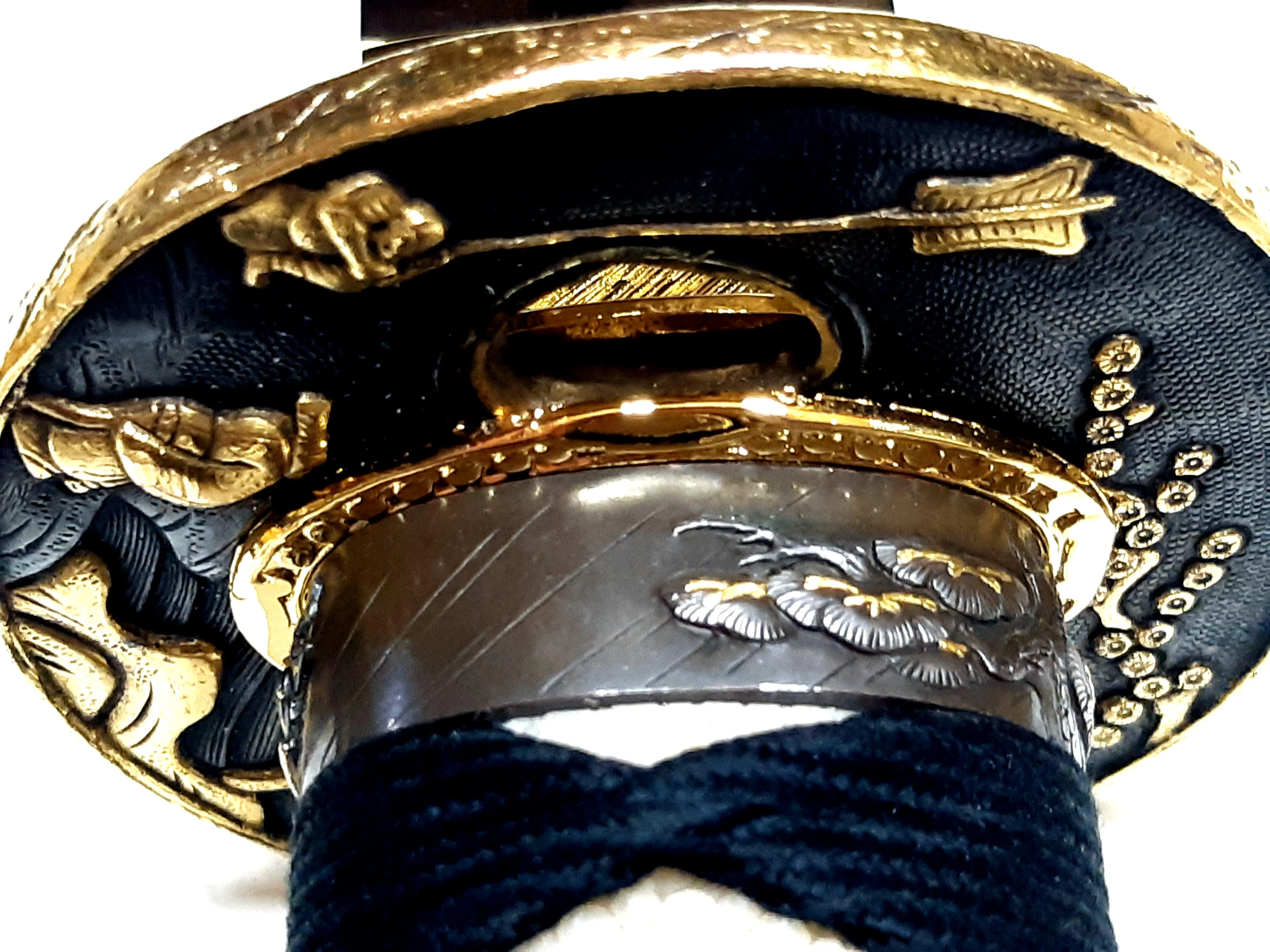 Antique gold fittings with Ishime Saya (charcoal textured)