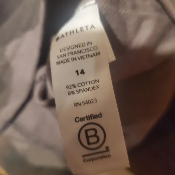Athleta Camo Farallon Shorts. Elastic Waist with functional drawstring