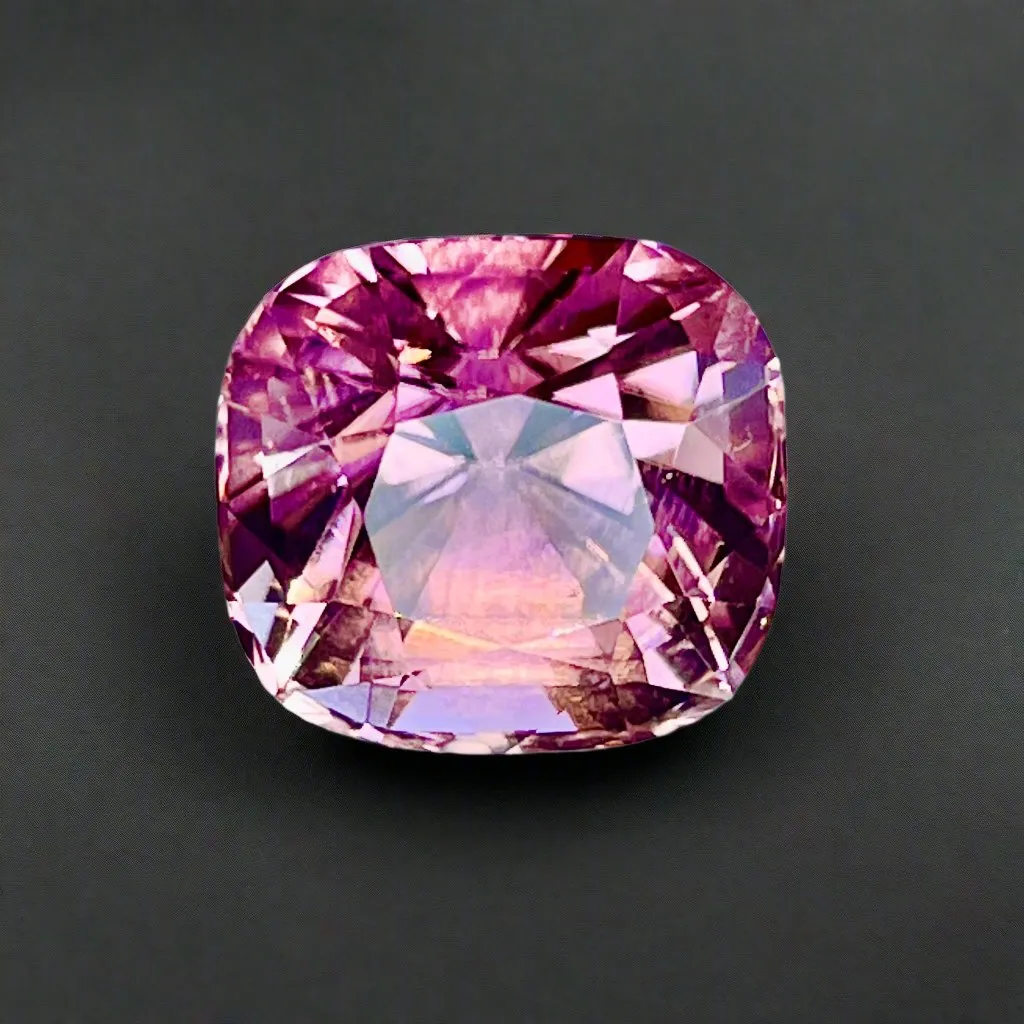 Bubblegum Pink Tourmaline 5.50 carats, VVS, Afghanistan, A Real Beauty