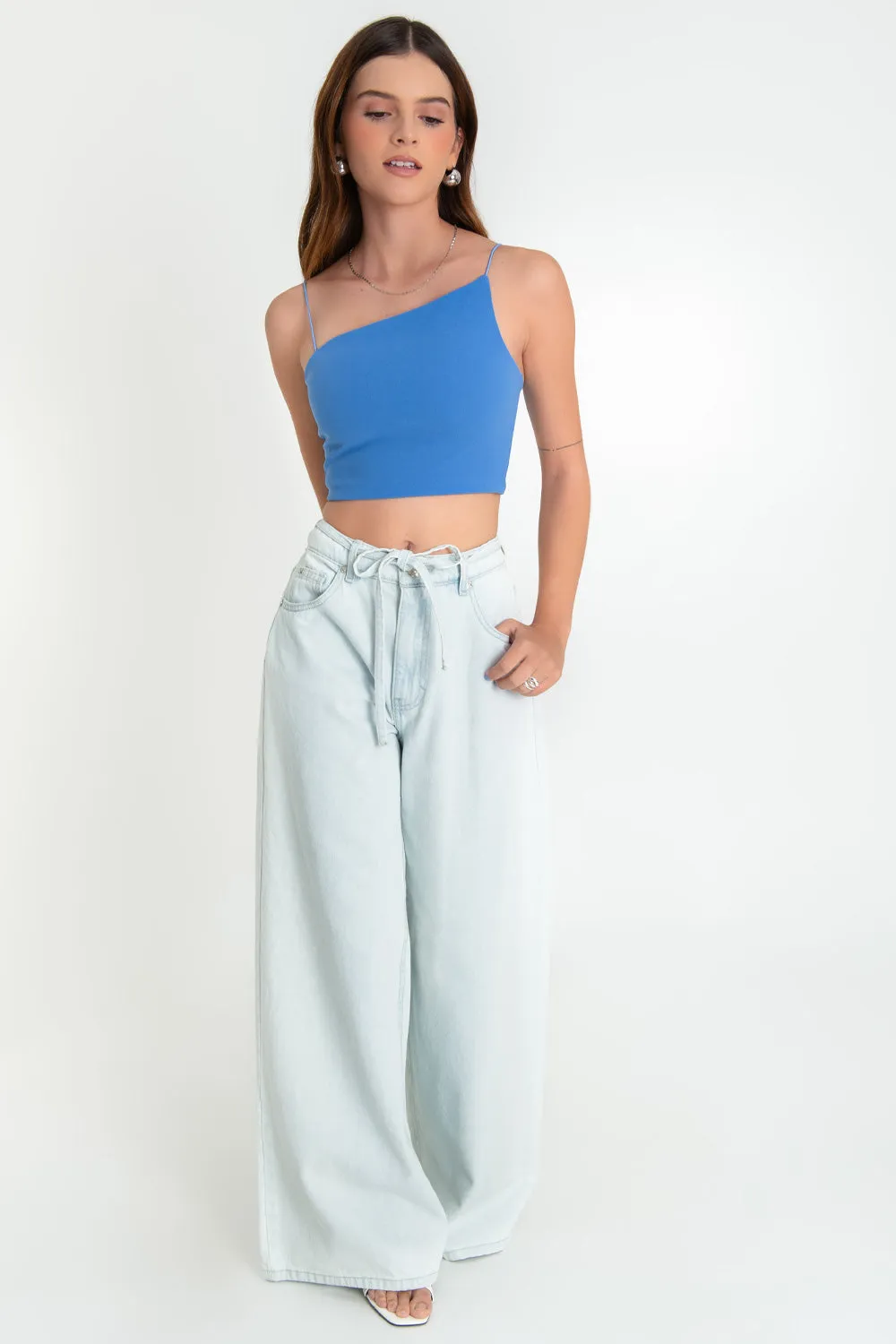 Crop top tirantes escote diagonal