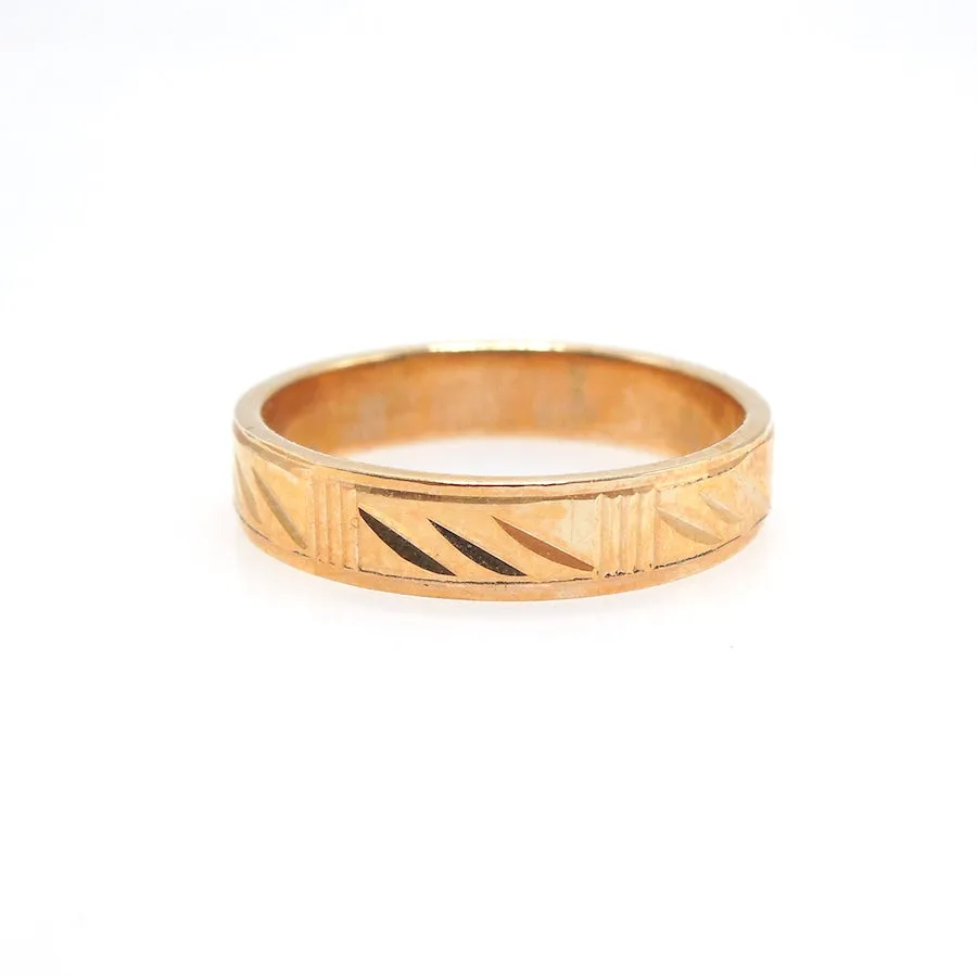 Custom Made 18K Yellow Gold Engraved Gents Wedding Band