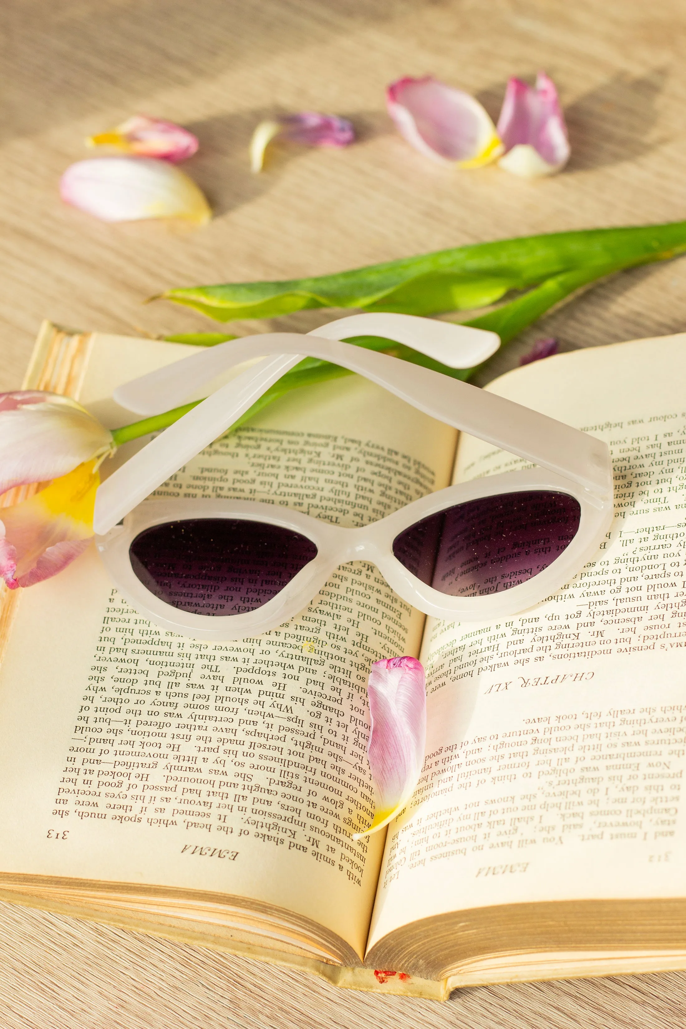 Diagonal Cut Cat Eye Oval Sunglasses
