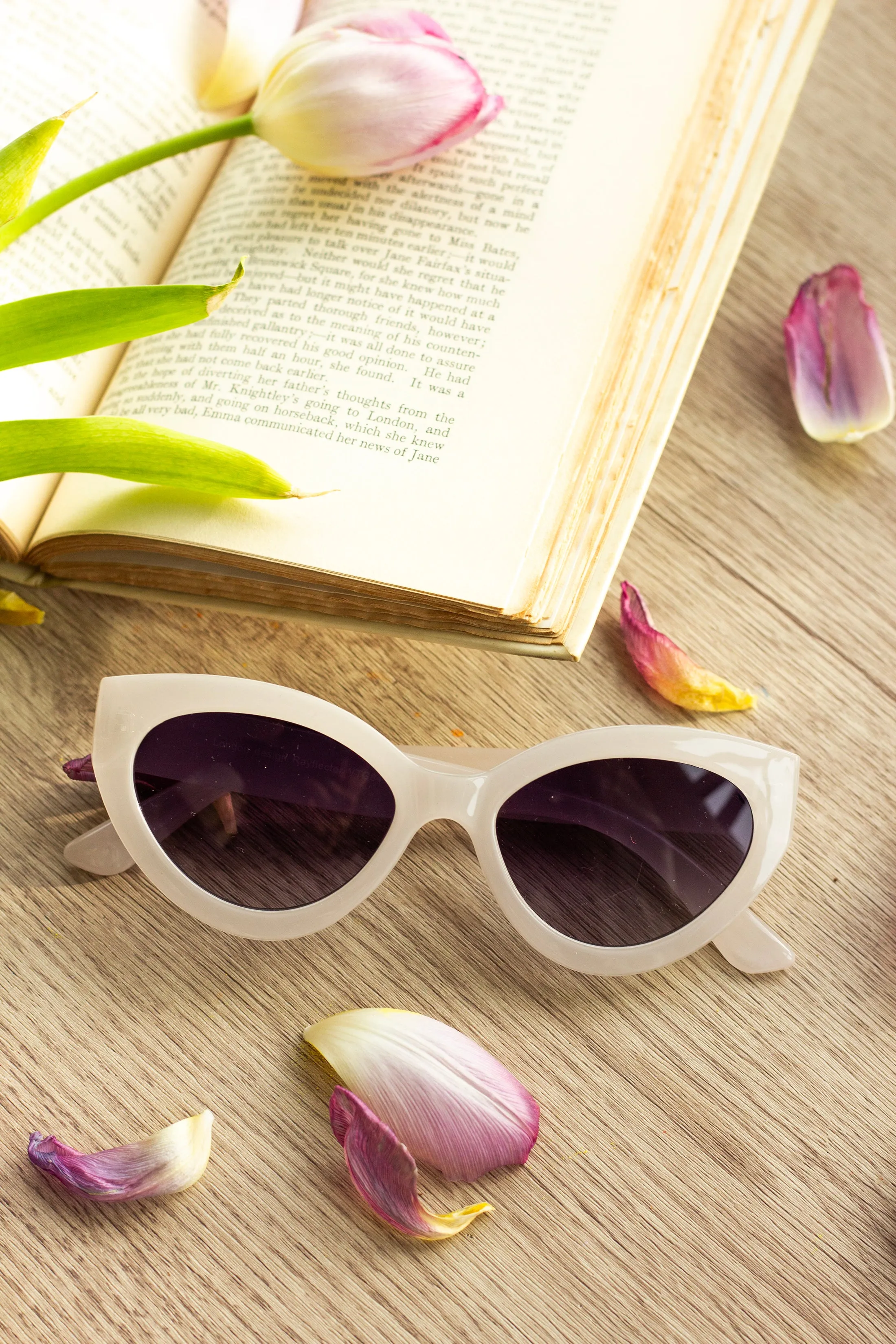 Diagonal Cut Cat Eye Oval Sunglasses
