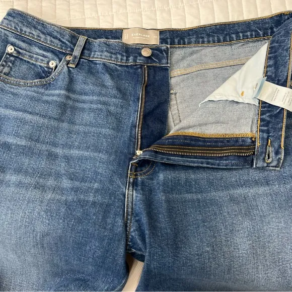 Everlane The Cheeky Straight Jean in Vintage Mid Blue Size 33 Regular