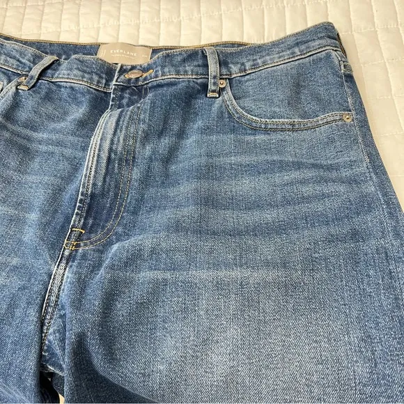 Everlane The Cheeky Straight Jean in Vintage Mid Blue Size 33 Regular