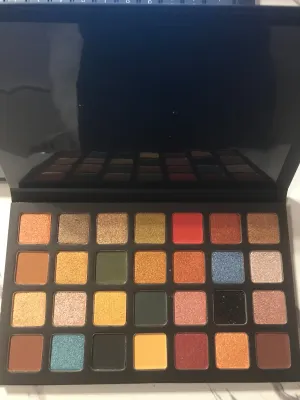 EYE SHADOW PALETTE (28 shadows)
