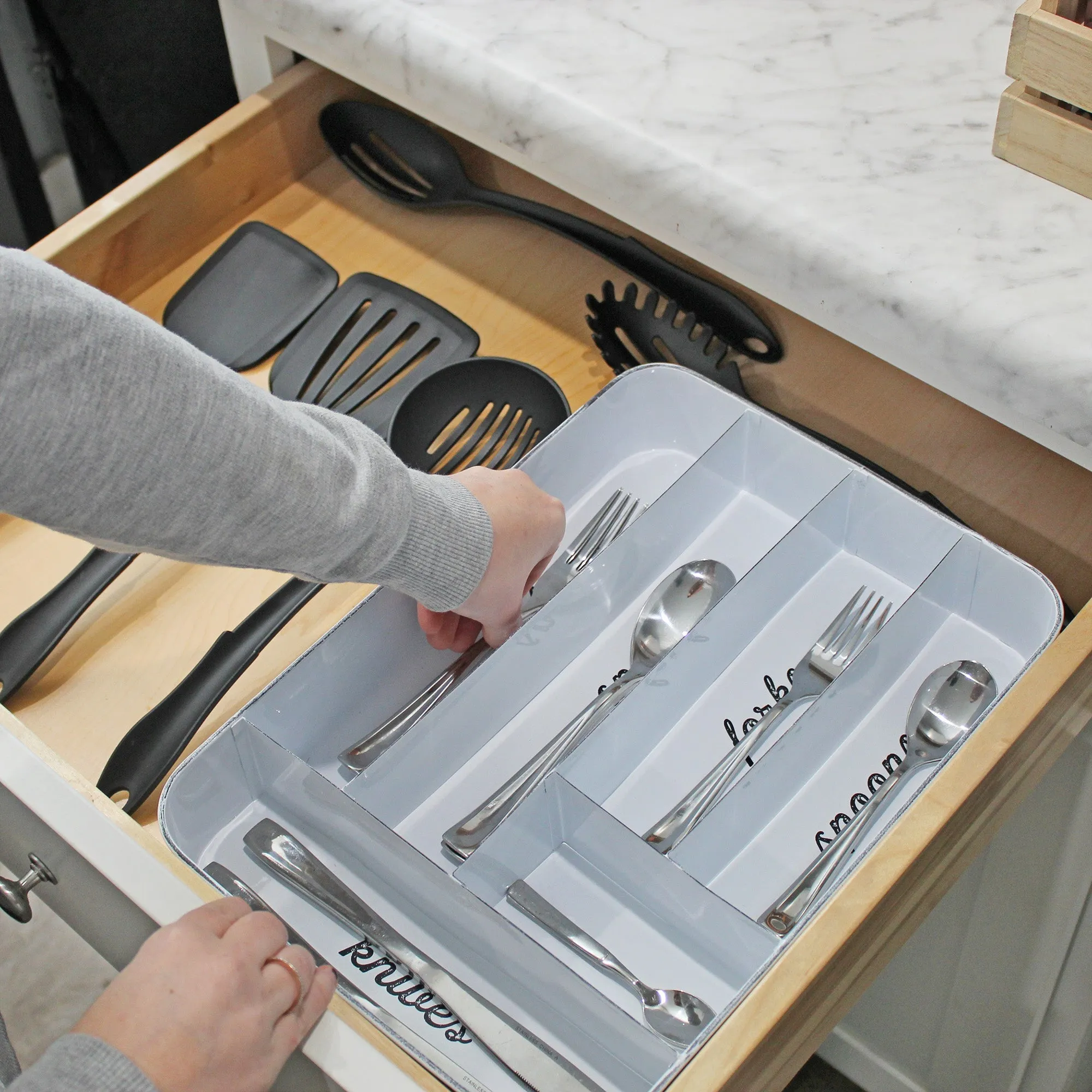 Farmhouse Enamelware Silverware Organizer