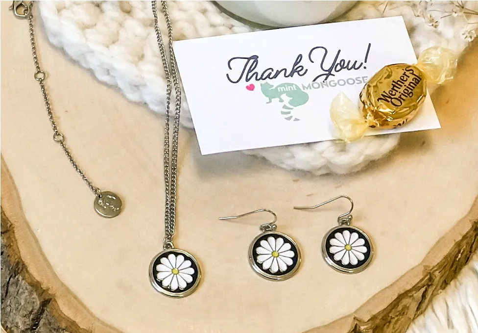 Fun Daisy Necklace