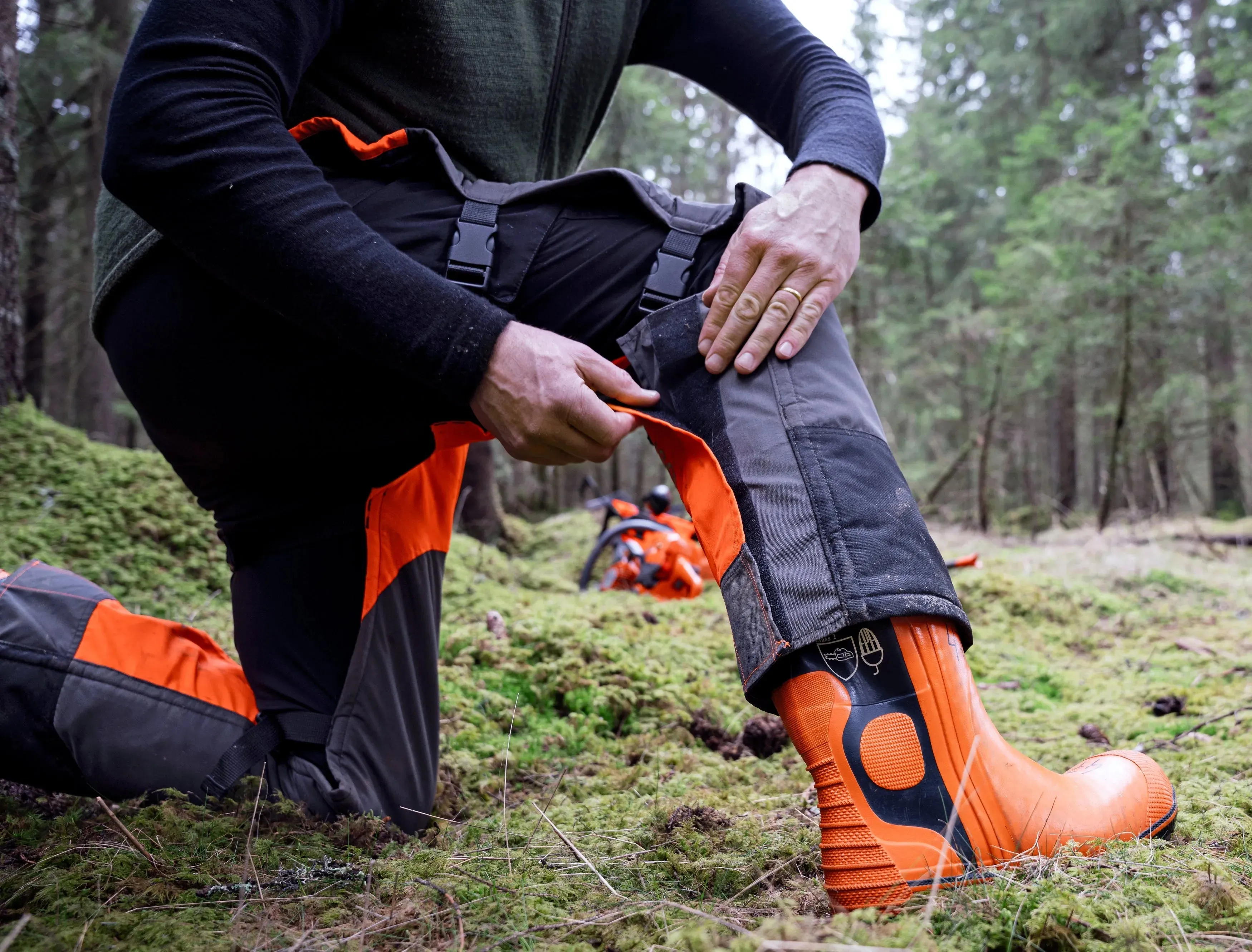 Husqvarna Functional 24 turvasaappaat