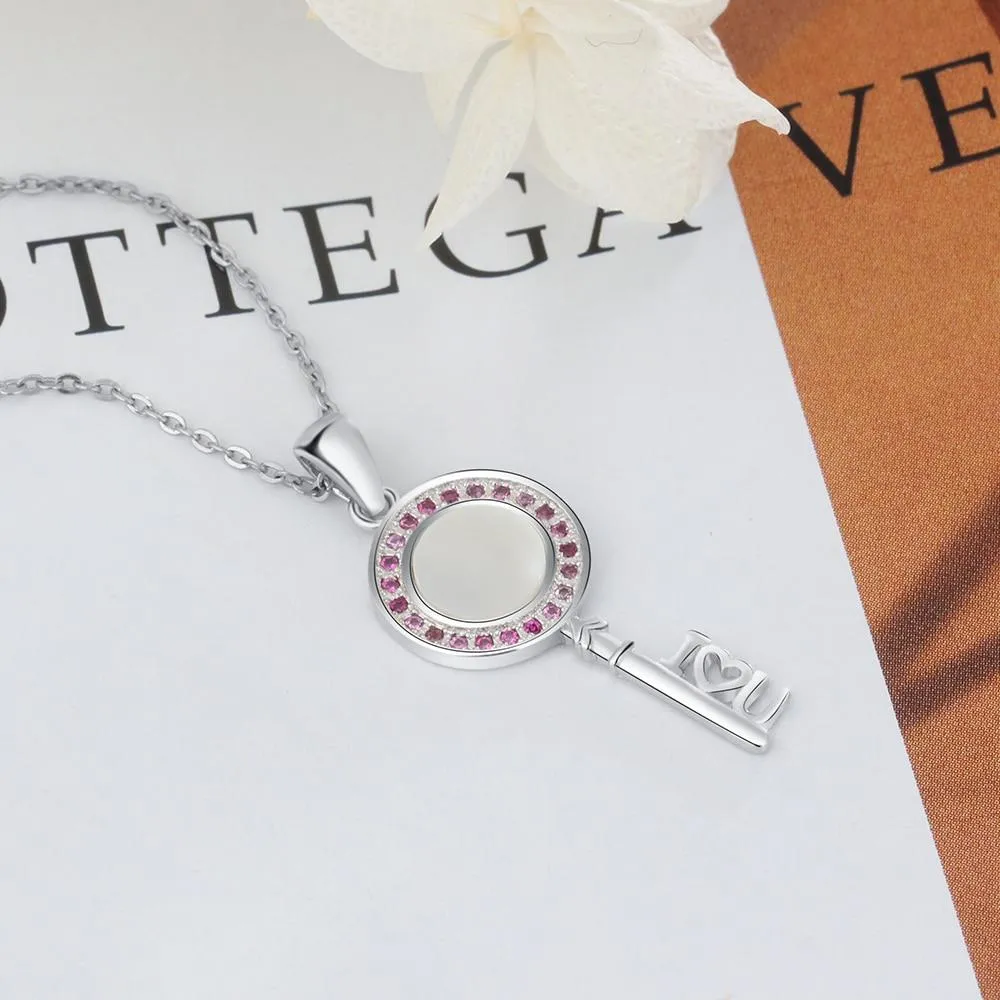 Key Shape Pendant Pearl Necklace