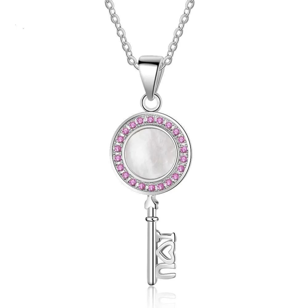 Key Shape Pendant Pearl Necklace