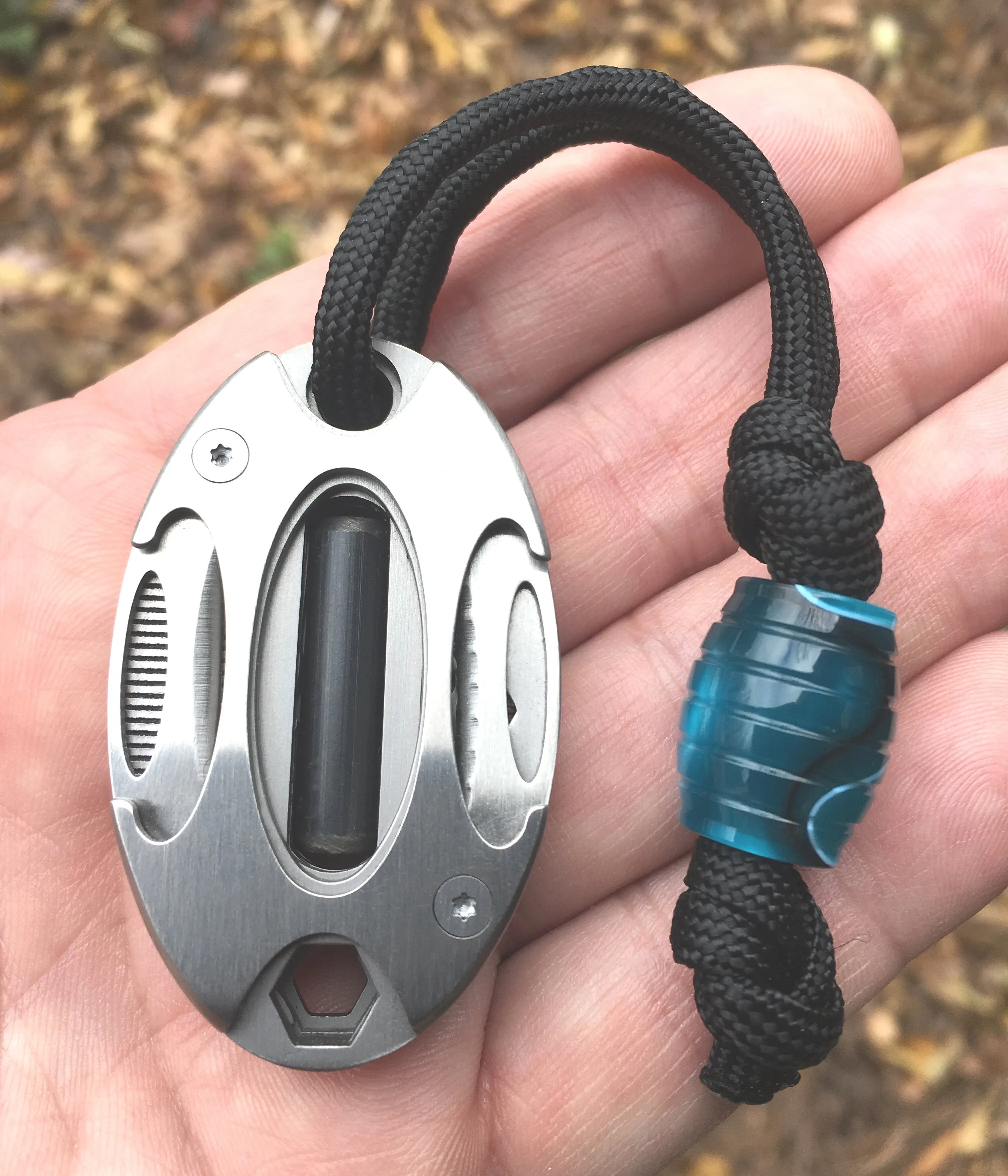 Lanyard Bead w/ Black Paracord