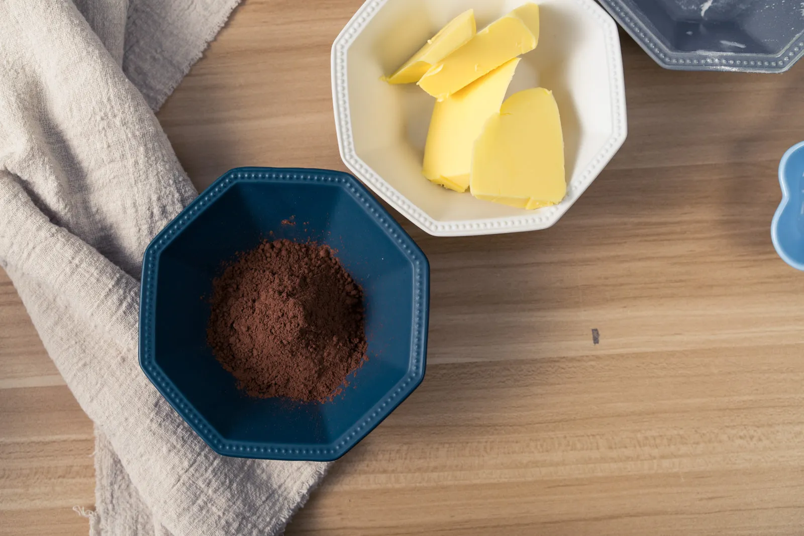 Matte finish colorful bowls
