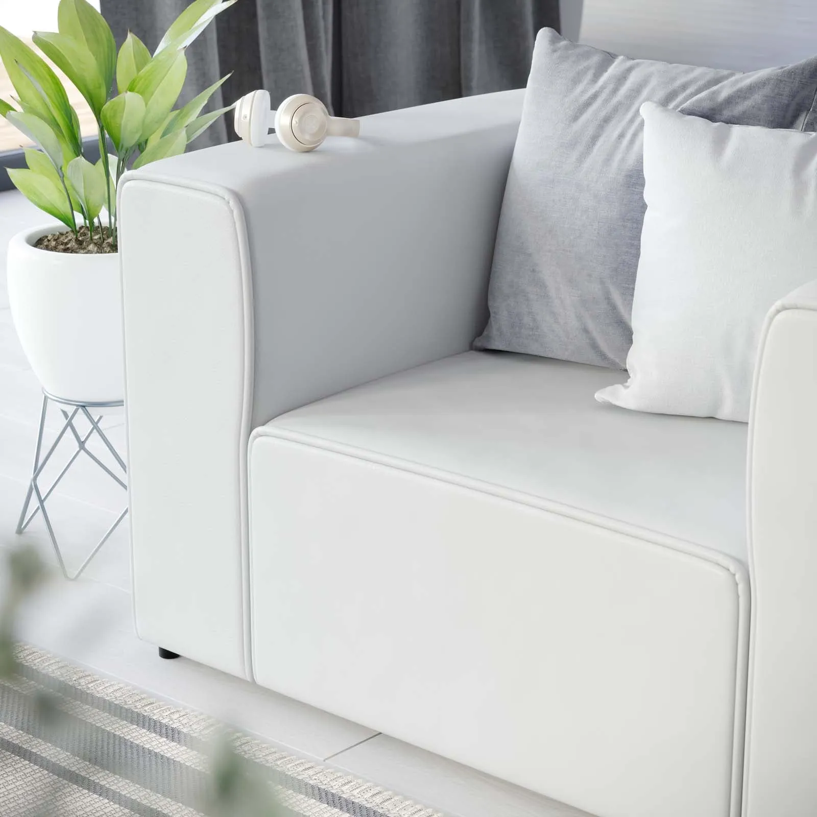 MINGLE VEGAN LEATHER