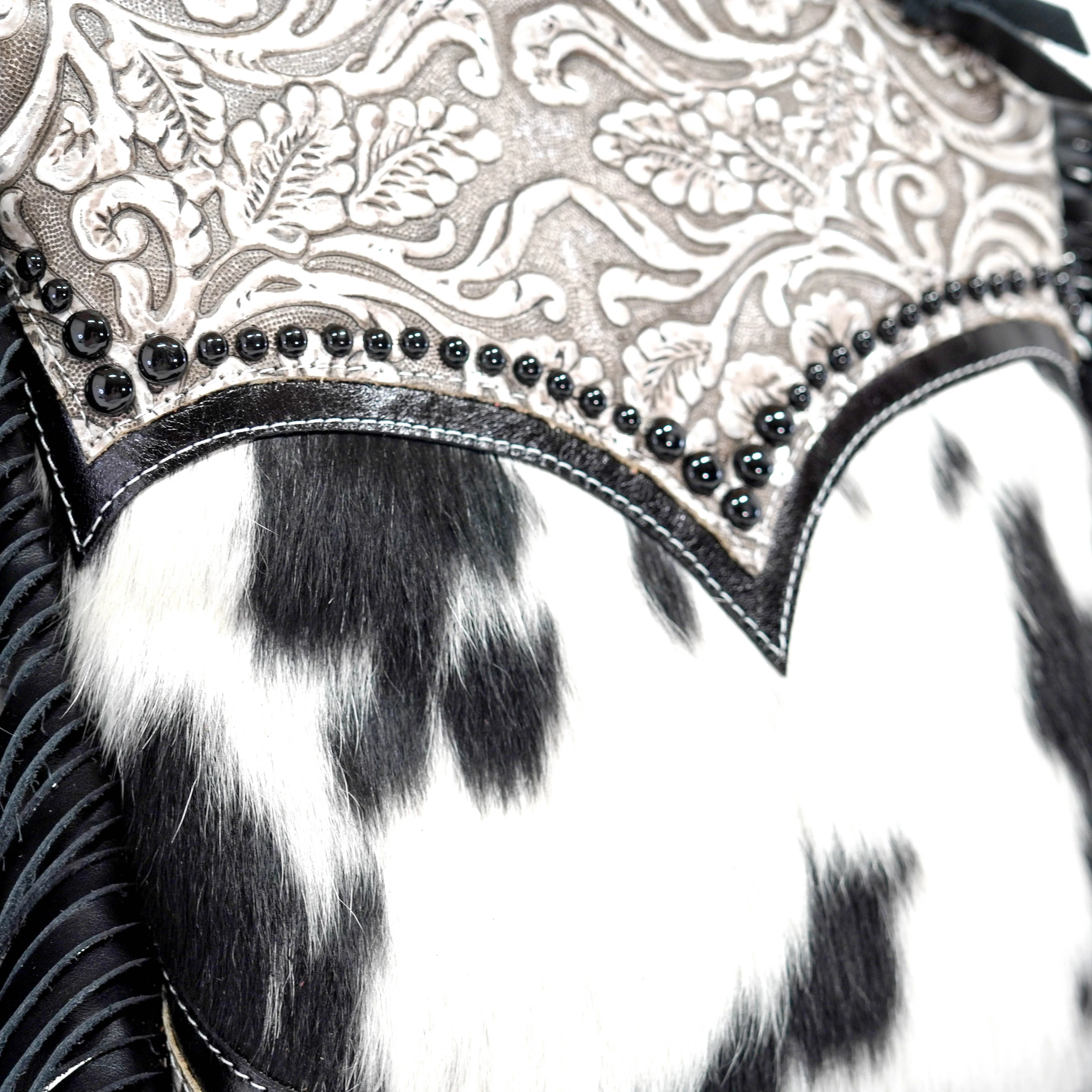 Shania - Black & White w/ Silver tool