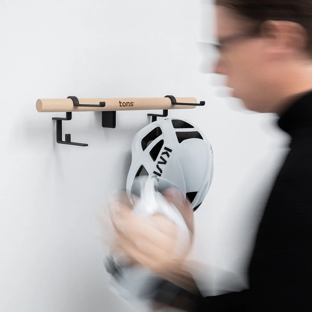 Short Bar — A . 2x Helmet   2x Glasses