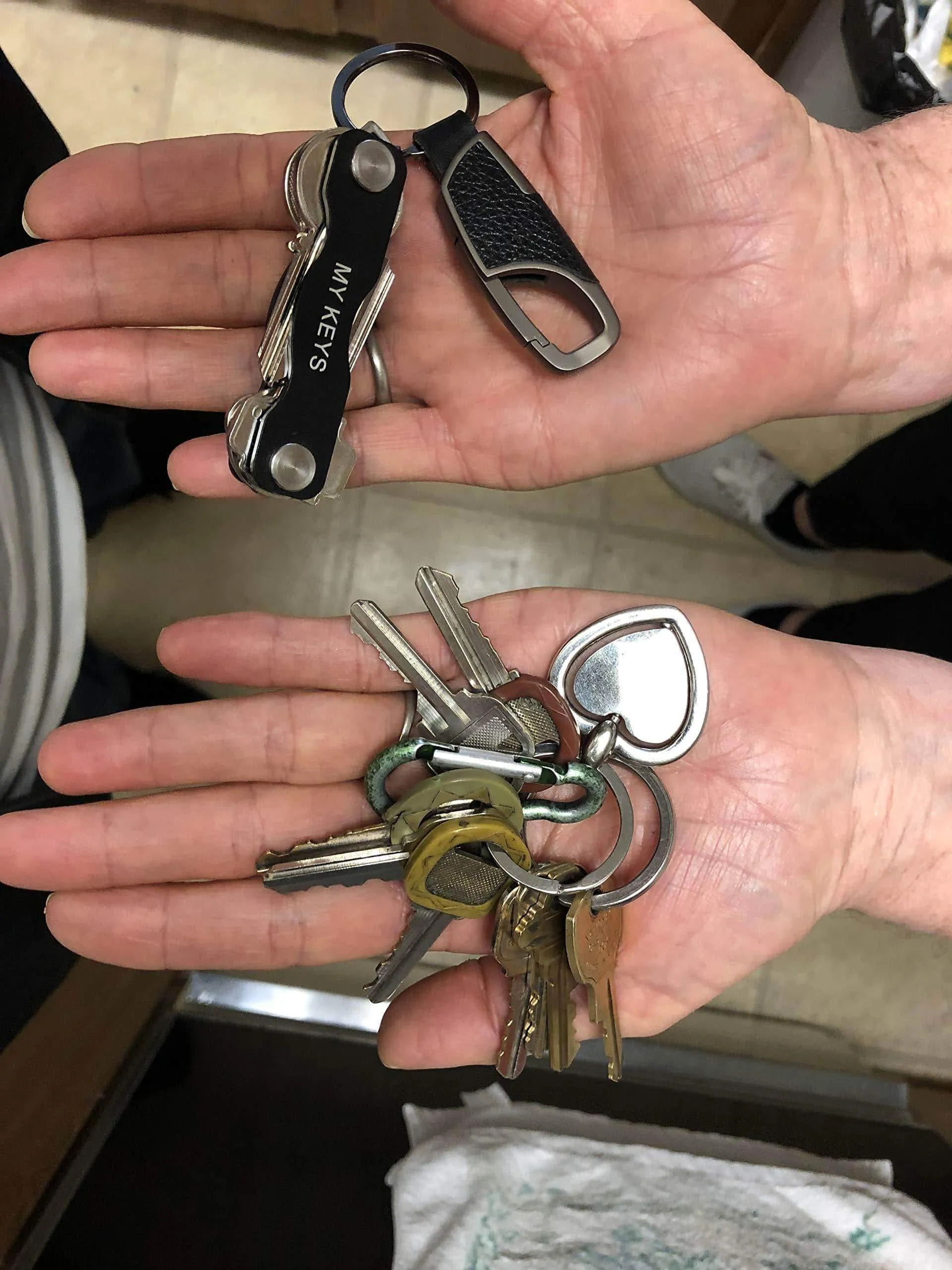 Smart Compact Key Holder with Keychain Bundle - Key Pocket Organizer for Up to 10 Keys - Smart Key Organizer with Secure Locking Mechanism with Keychain