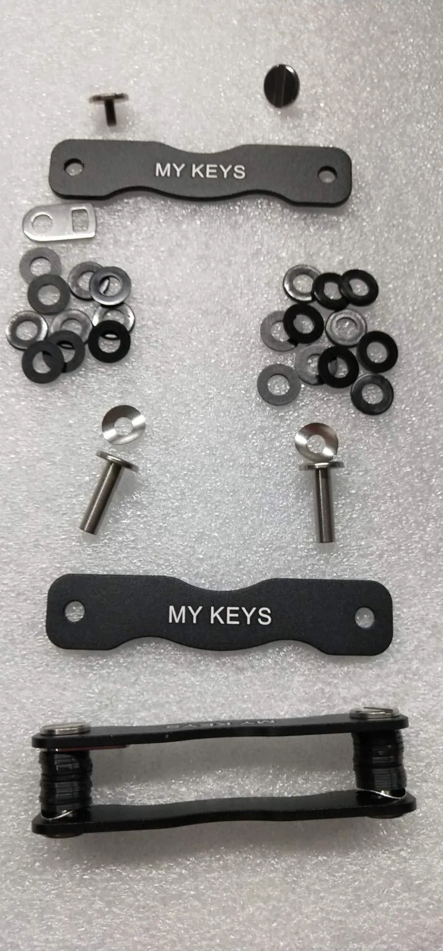 Smart Compact Key Holder with Keychain Bundle - Key Pocket Organizer for Up to 10 Keys - Smart Key Organizer with Secure Locking Mechanism with Keychain
