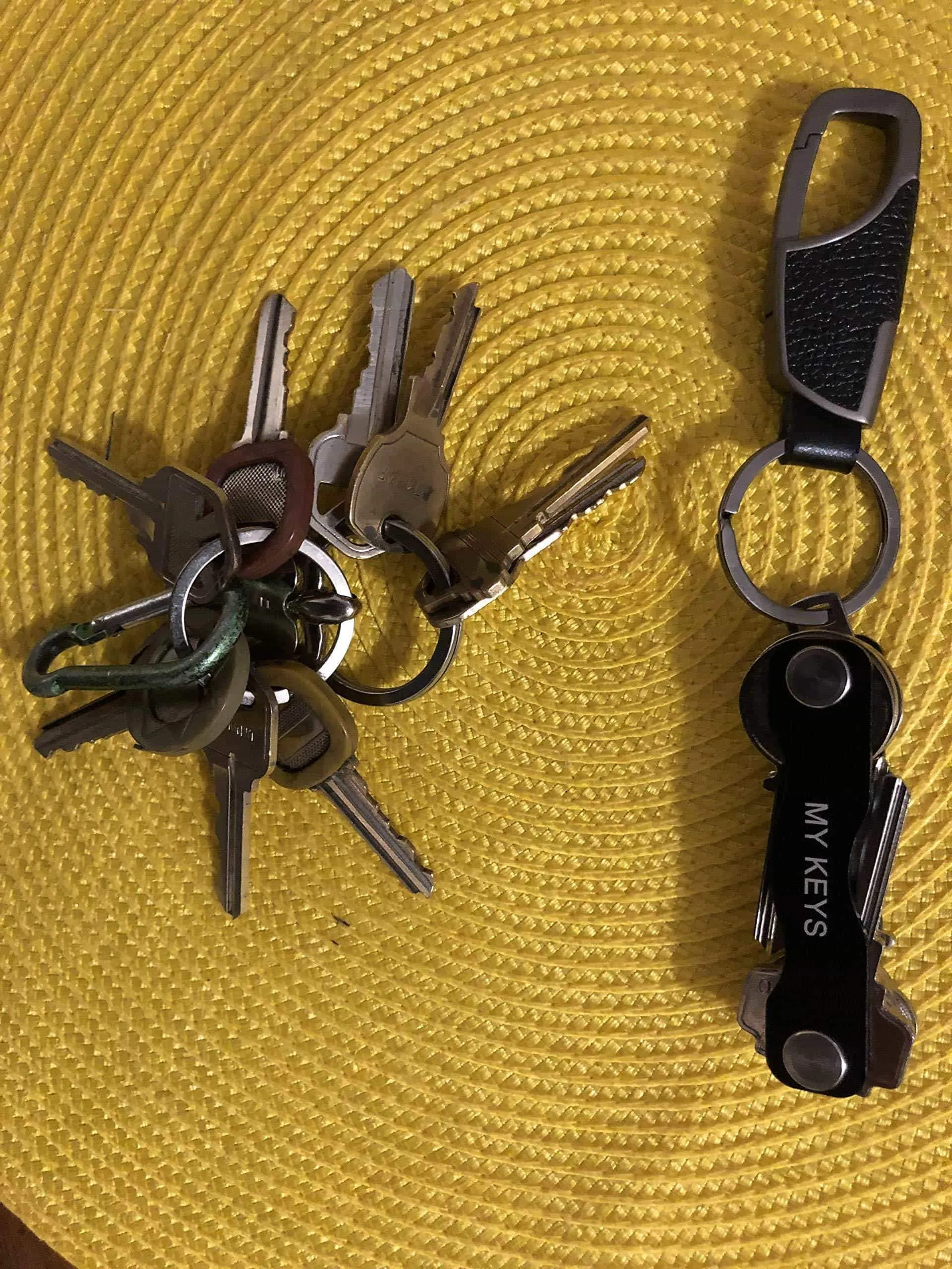 Smart Compact Key Holder with Keychain Bundle - Key Pocket Organizer for Up to 10 Keys - Smart Key Organizer with Secure Locking Mechanism with Keychain