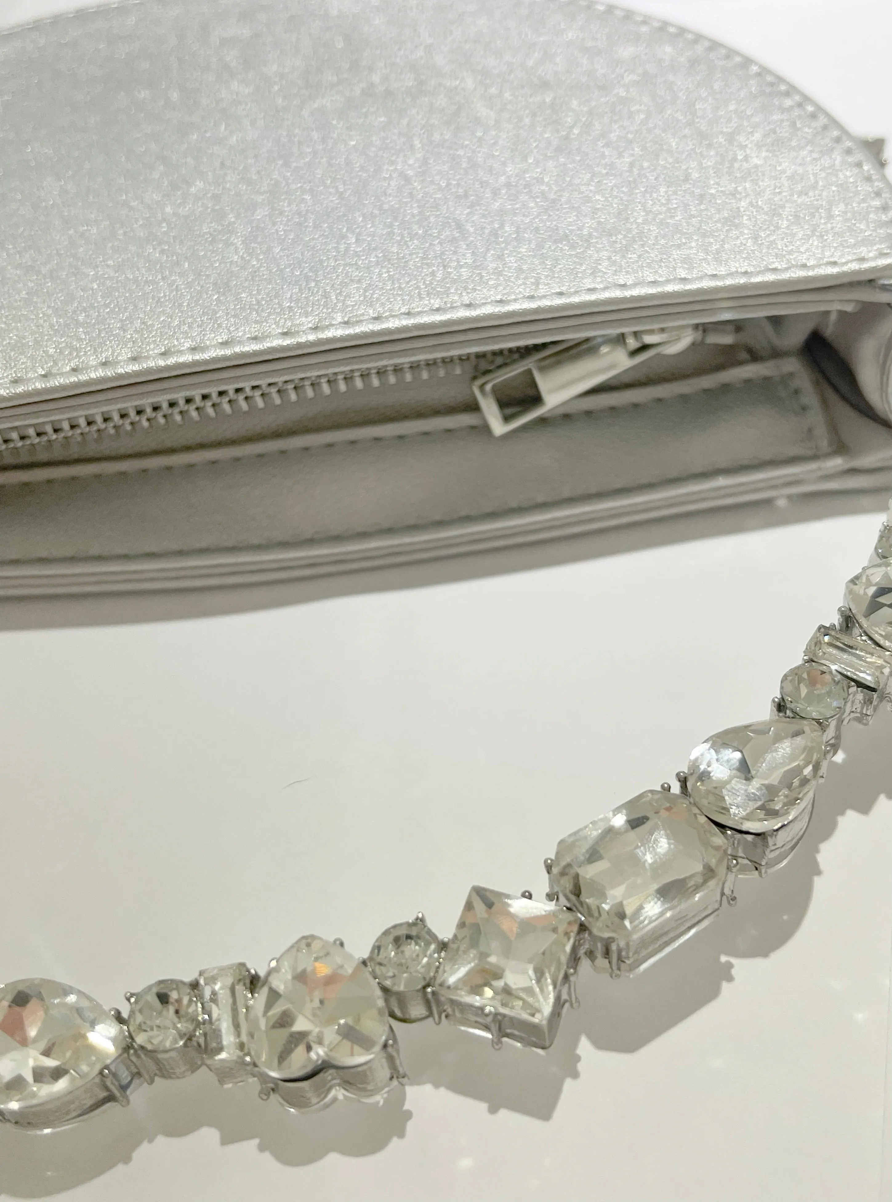 Spectacular Round Silver Stones Hand Bag