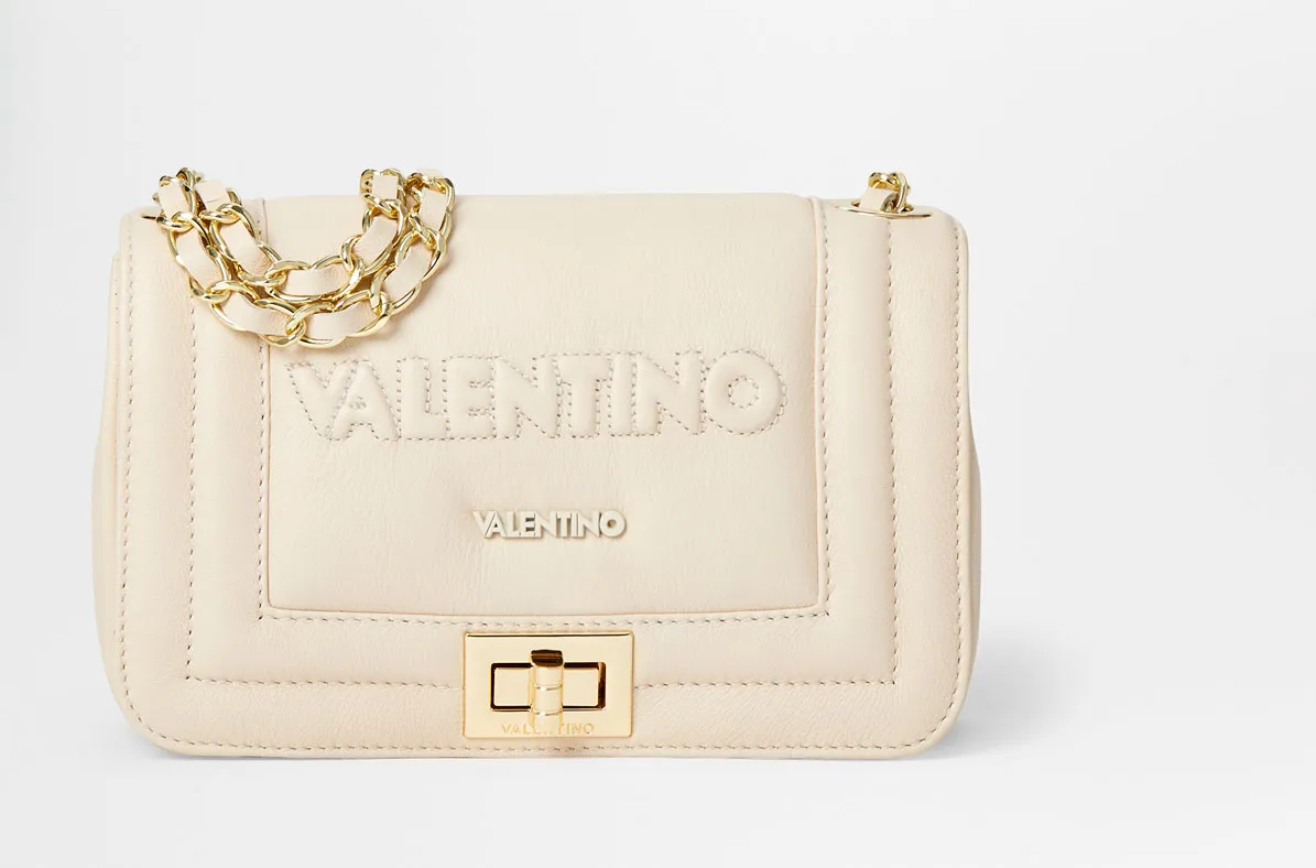 SS20 - Signature 2 - Beatriz - Milk