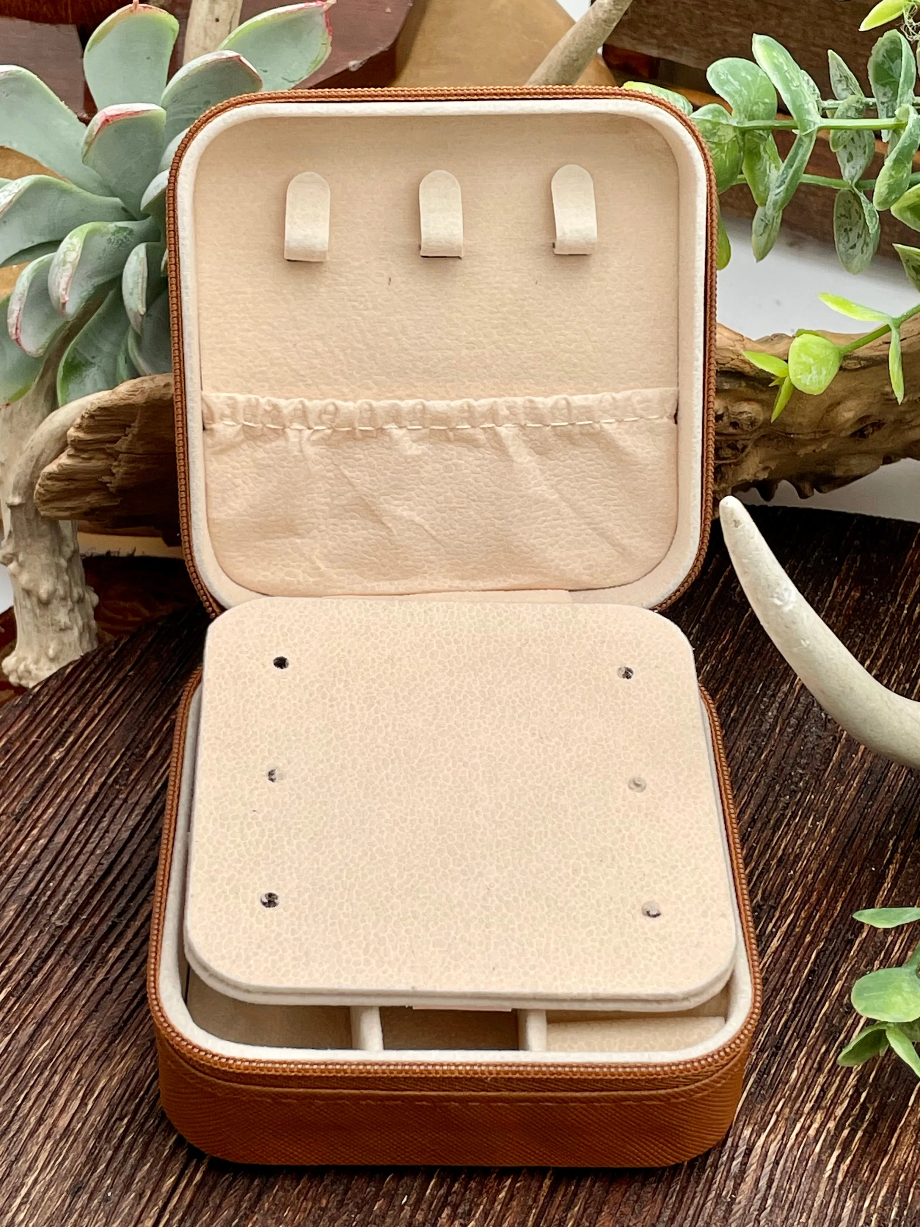 Swirl Flower Stamped Silver Travel Jewelry Box - Brown