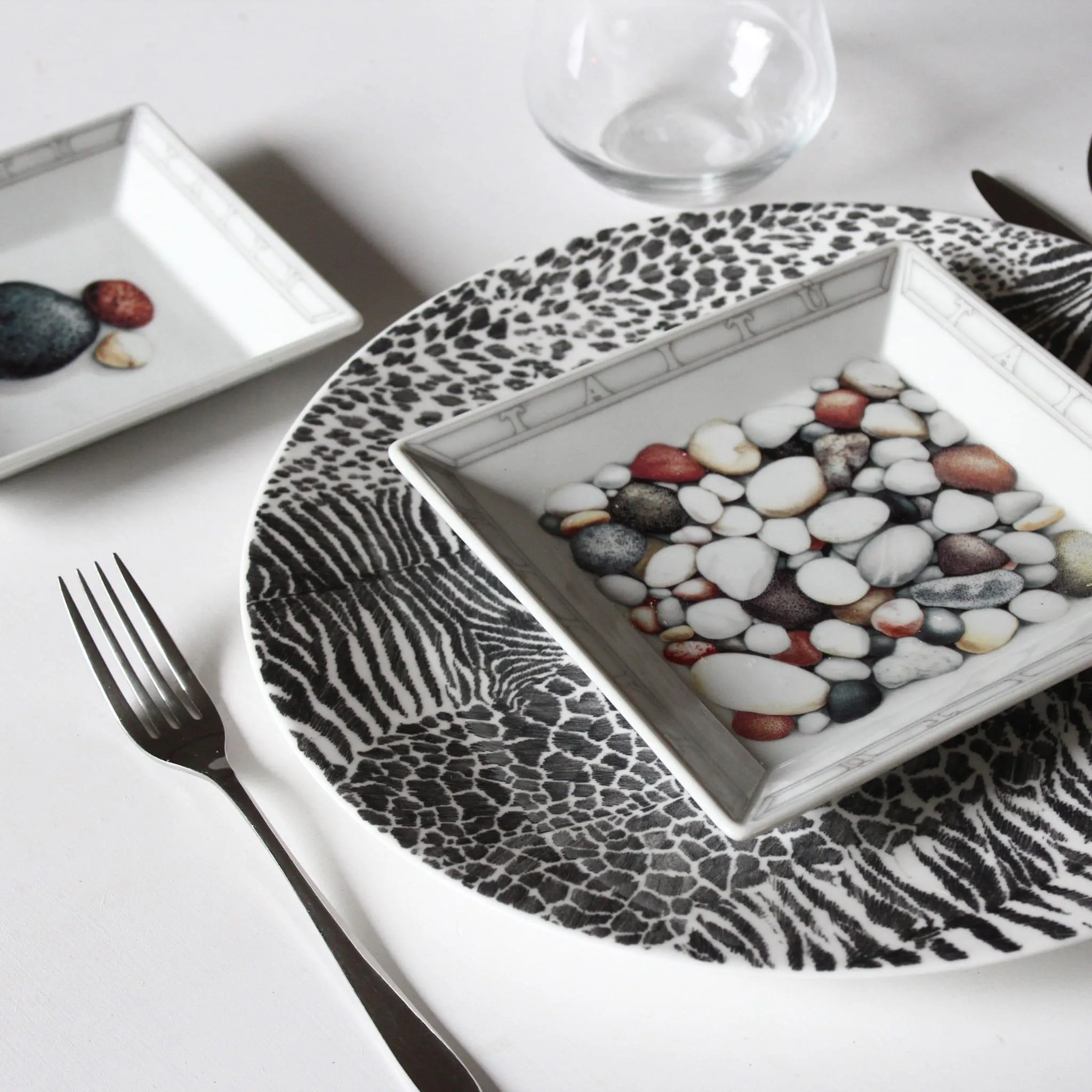 Taitù Set 2 Dishes Milusi Medio and Small Sassi Porcelain 98-10