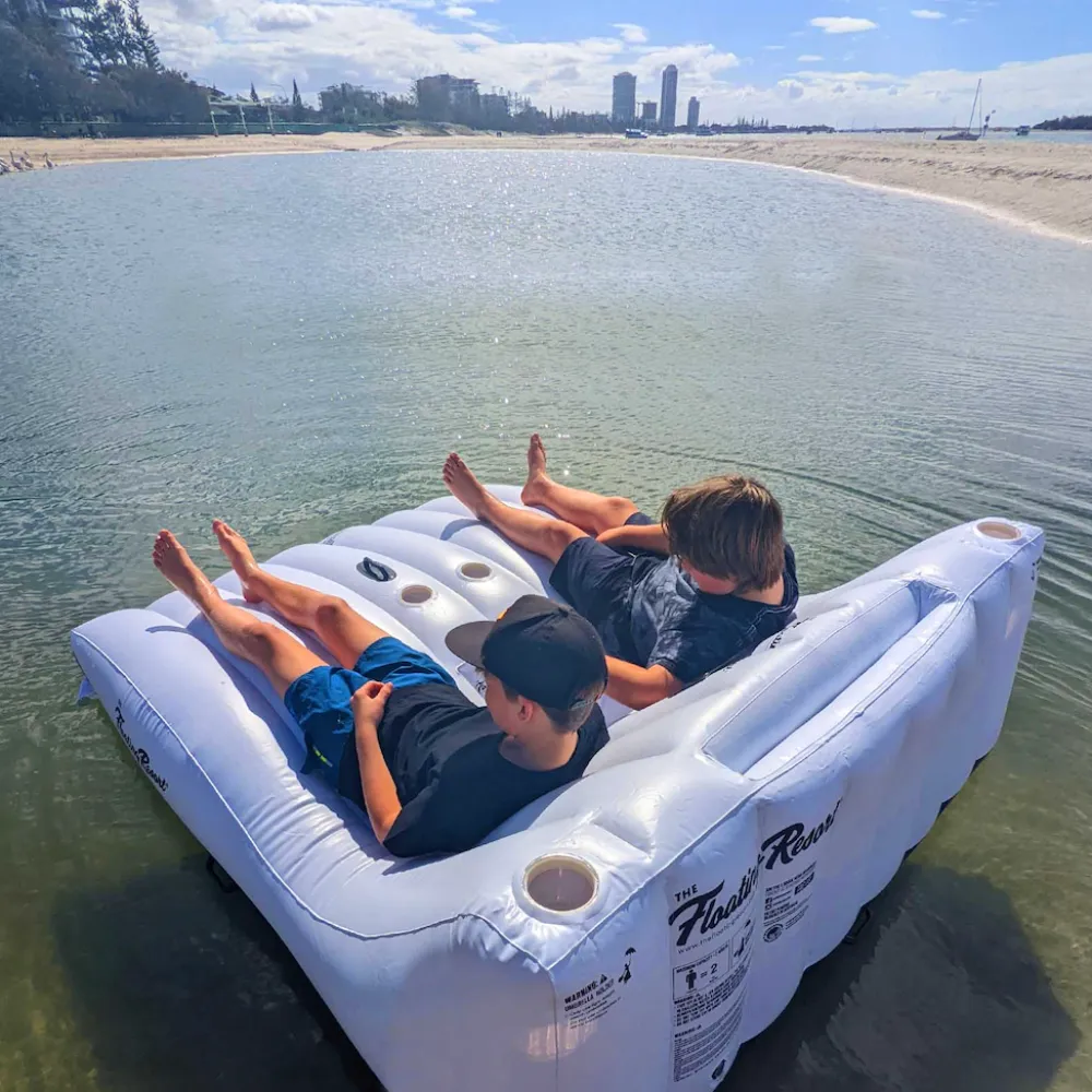 The Floating Resort Amphibious Air-Lounge