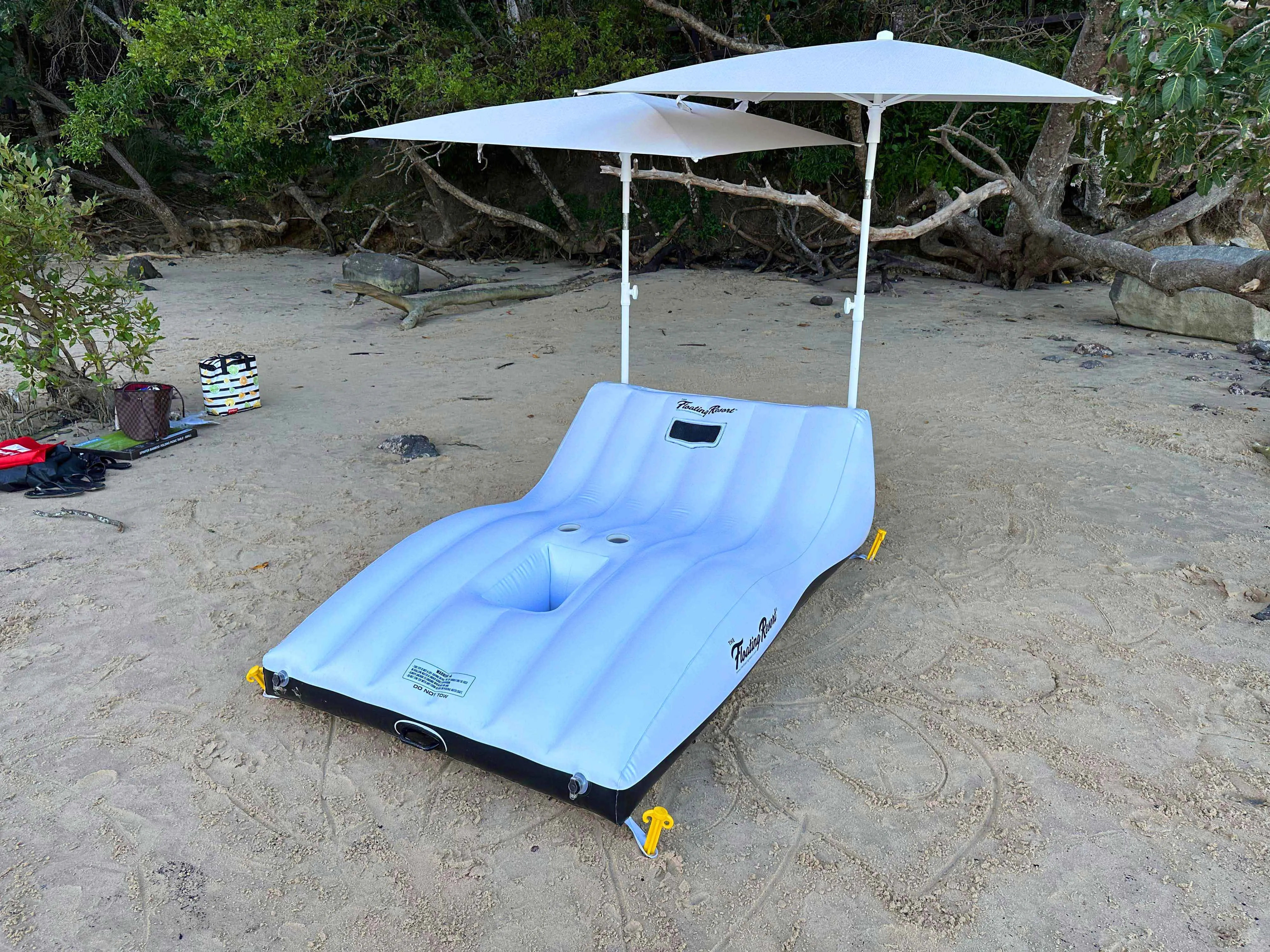The Floating Resort Amphibious Air-Lounge