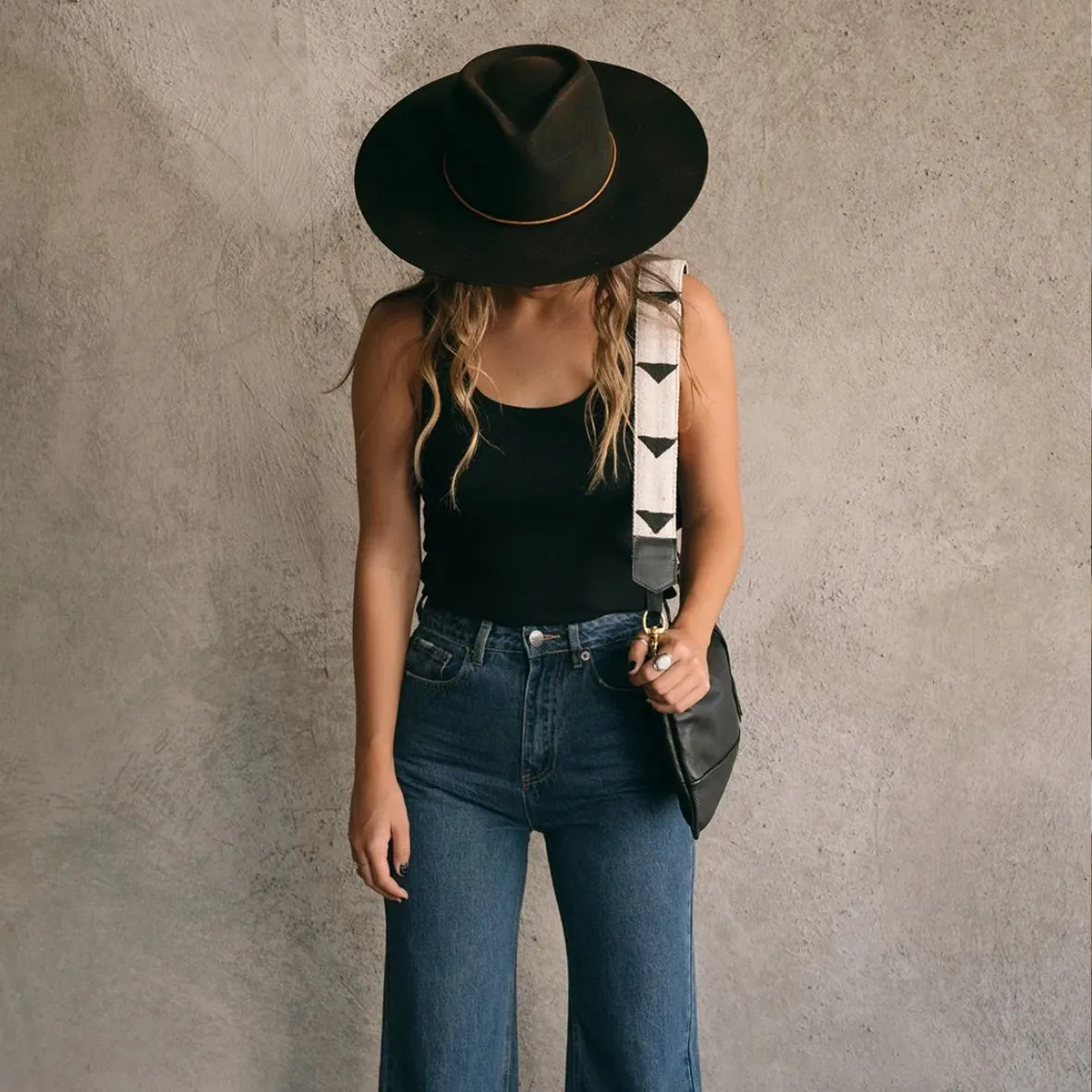 Wila Rais Case Strap