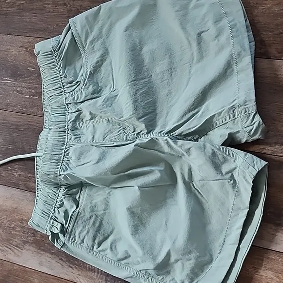 XS Relaxed Fit Shorts